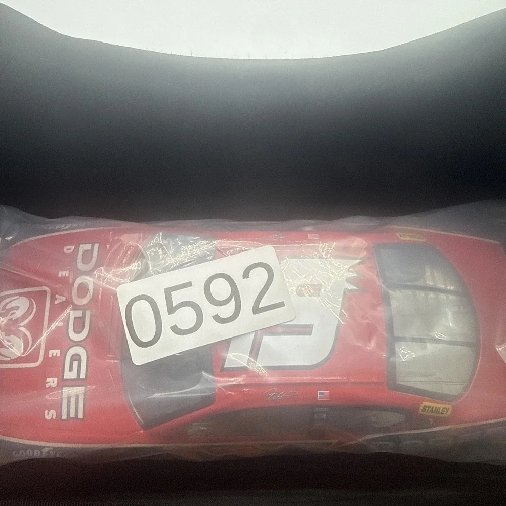 RARE 2006 Jeremy Mayfield #19 Dodge Dealers Dodge Intrepid 1:24 Action NASCAR